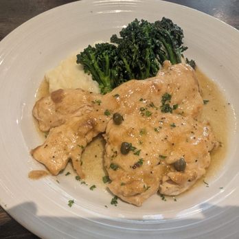 Trattoria Da Sofia - Pollo piccata - Italian Near Me - San Diego, California Trattoria Da Sofia - Pollo piccata - Italian Near Me - San Diego, California