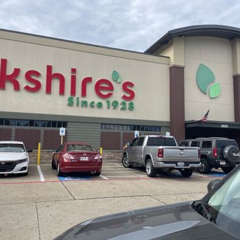 Brookshire's - The front of the store - Grocery Near Me - Shreveport, Louisiana Brookshire's - The front of the store - Grocery Near Me - Shreveport, Louisiana