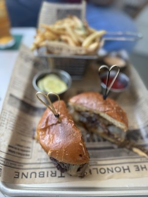 Ten Tigers Bar by null