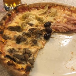 L'Alchimista - Mushroom, artichoke, ham pizza, mm,mm