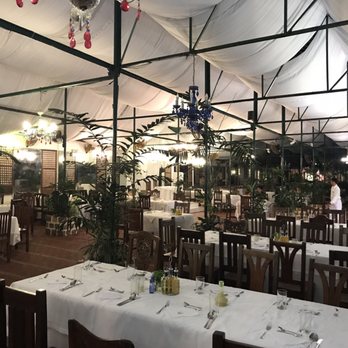 Sonya's Garden - The Dining space at night {Apz Pal} - Bed & Breakfast Near Me - Alfonso, CAV