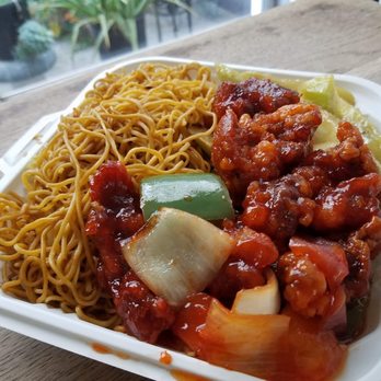 Yummy BBQ Kitchen - Sweet & Sour Pork w/ Chow Mein - Chinese Near Me - San Francisco, California