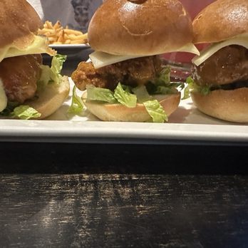 3 Brasseurs - Chicken sliders - Breweries Near Me - Montreal, Quebec 3 Brasseurs - Chicken sliders - Breweries Near Me - Montreal, Quebec