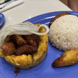 Mofongo Relleno de Carne Frita Mofongo Relleno de Carne Frita