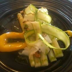 Le Confidentiel - Asperges blanches, lard colonnata, noix de cajou
