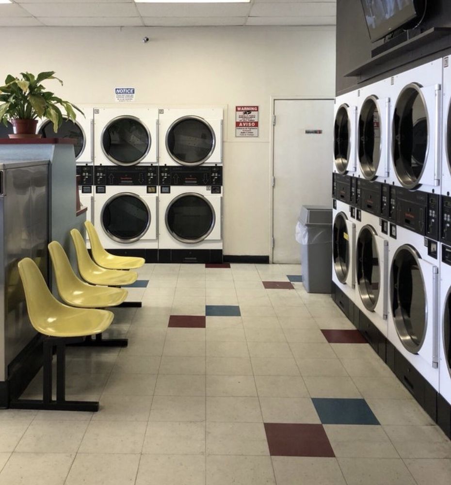 SUDZ COIN LAUNDRY Updated July 2024 24 Photos & 52 Reviews 3149 N