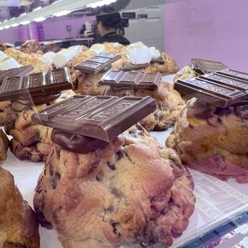 Alo Henny Cookies - Bakeries Near Me - The Bronx, New York Alo Henny Cookies - Bakeries Near Me - The Bronx, New York