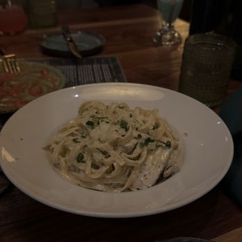 Le Grand - Fettuccine Alfredo - Cocktail Bars Near Me - Pasadena, California
