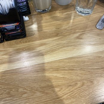 Broken Yolk Cafe - An empty table with no plate - American Near Me - Glendora, California Broken Yolk Cafe - An empty table with no plate - American Near Me - Glendora, California