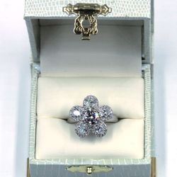 Deleuse Jewelers - Janet Deleuse Diamond Flower Ring in Platinum. One-off