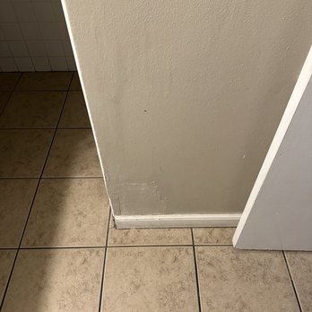 Ocean Villa Inn - Damaged bathroom wall. - Hotels Near Me - San Diego, California Ocean Villa Inn - Damaged bathroom wall. - Hotels Near Me - San Diego, California