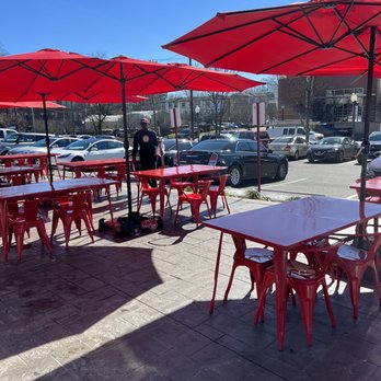Dave's Hot Chicken - Outdoor seating - Chicken Shop Near Me - Charlotte, North Carolina