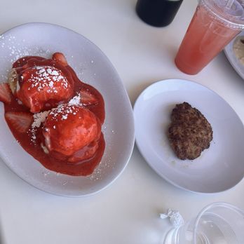 Union Biscuit - Strawberry shortcake - Breakfast & Brunch Near Me - Las Vegas, Nevada Union Biscuit - Strawberry shortcake - Breakfast & Brunch Near Me - Las Vegas, Nevada