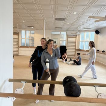 The Bar Method - Brentwood - Barre Classes Near Me - Los Angeles, California The Bar Method - Brentwood - Barre Classes Near Me - Los Angeles, California