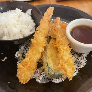 Oishii - Lunch special: Shrimp Tempura - Sushi Bars Near Me - Houston, Texas