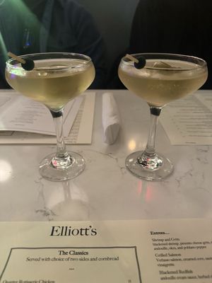 Elliott's by null
