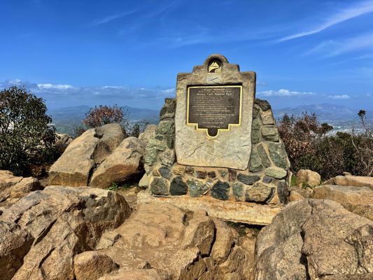 Cowles Mountain by null