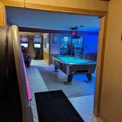 Hudson Lake Tavern - Game room