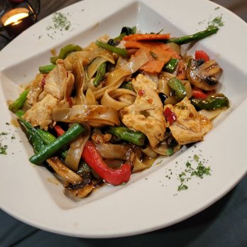 EAV Thai & Sushi - Drunken noodles - Sushi Bars Near Me - Atlanta, Georgia EAV Thai & Sushi - Drunken noodles - Sushi Bars Near Me - Atlanta, Georgia