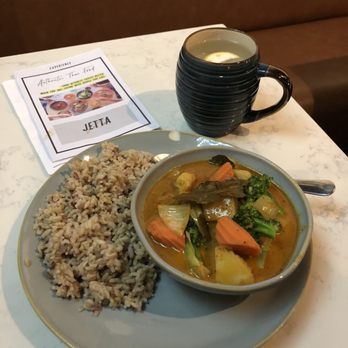 Jetta Thai Express - Yellow Curry (vegan) w/veggies and brown rice for (+ $2) - Thai Near Me - El Segundo, California Jetta Thai Express - Yellow Curry (vegan) w/veggies and brown rice for (+ $2) - Thai Near Me - El Segundo, California