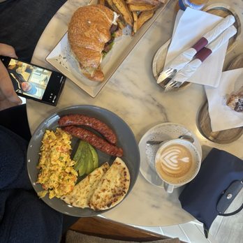 Altoque Cafe - Colombian Near Me - Roxbury Township, New Jersey