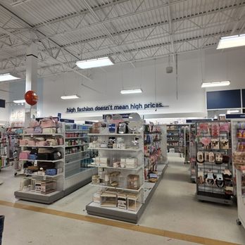 Marshalls - Cosmetics - Women's Clothing Near Me - Memphis, Tennessee