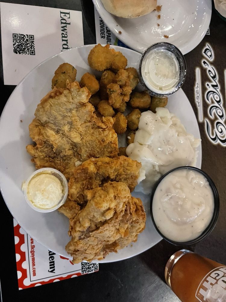 Food from The Pub on the Bricks