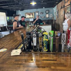 Jen's Place - Friendly Patrons