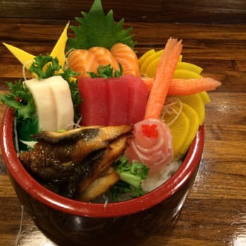 Sushi Tokoro - The sashimi rice bowl looks awesome ! Yum~ - Japanese Near Me - Chicago, Illinois