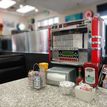 The Original Mels - Ambience at Mel's - Diners Near Me - Pinole, California