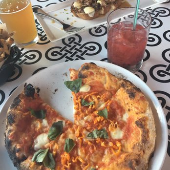 7th & Carson - Magherita pizza! - New American Near Me - Las Vegas, Nevada 7th & Carson - Magherita pizza! - New American Near Me - Las Vegas, Nevada