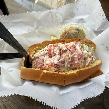 DJ's Clam Shack - Famous lobster roll - Seafood Near Me - Key West, Florida