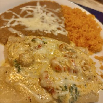 Señor Bird’s Tacos & Tequila Bar - Seafood Enchiladas - Mexican Near Me - Lexington, South Carolina Señor Bird’s Tacos & Tequila Bar - Seafood Enchiladas - Mexican Near Me - Lexington, South Carolina