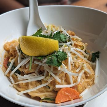 Queen Mother Cafe - spicy peanut chicken noodle bowl - Asian Fusion Near Me - Toronto, Ontario
