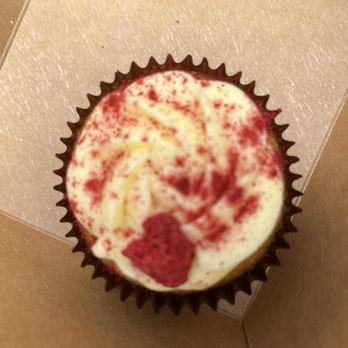 Bella Bella Cupcakes - Lemon raspberry - Desserts Near Me - Silverdale, Washington Bella Bella Cupcakes - Lemon raspberry - Desserts Near Me - Silverdale, Washington