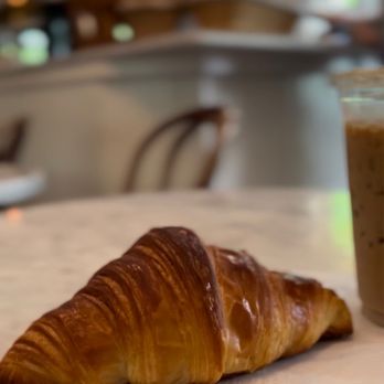 La Bicyclette Bakery - deliciously crunchy , flaky, tender on the inside croissant - Bakeries Near Me - Brooklyn, New York La Bicyclette Bakery - deliciously crunchy , flaky, tender on the inside croissant - Bakeries Near Me - Brooklyn, New York