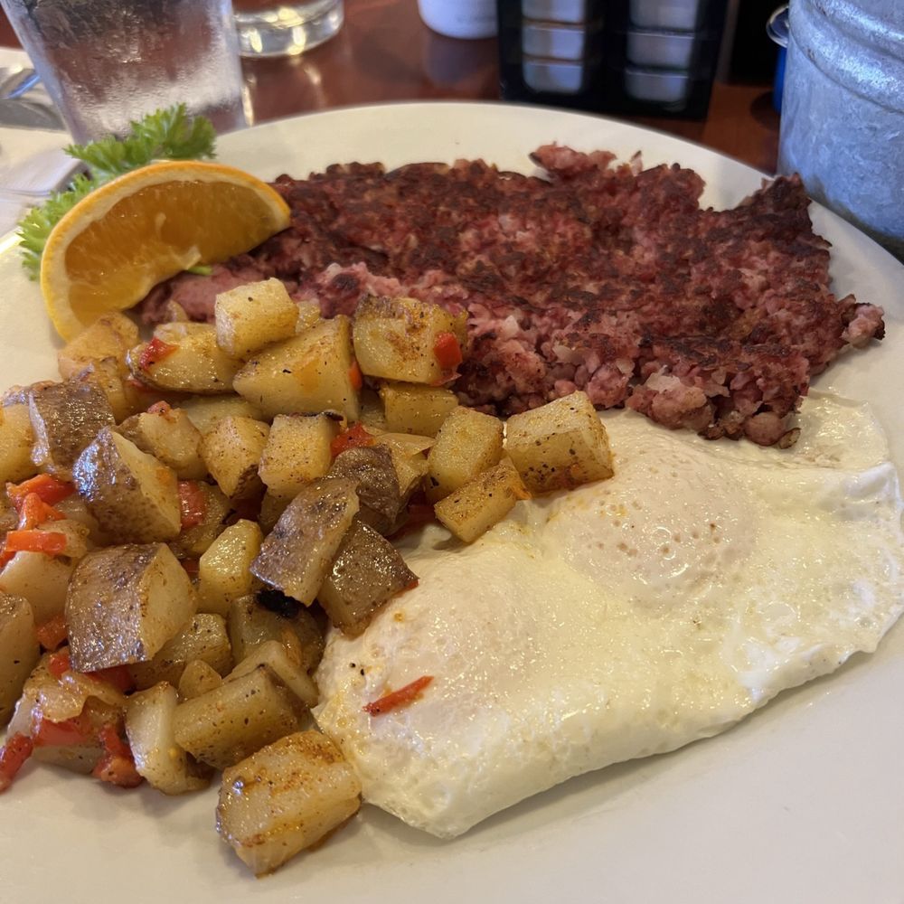Springside Restaurant - Corned beef hash - Breakfast & Brunch Near Me - Paso Robles, California Springside Restaurant - Corned beef hash - Breakfast & Brunch Near Me - Paso Robles, California