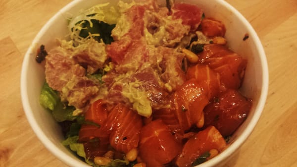 Pololi at Central by null