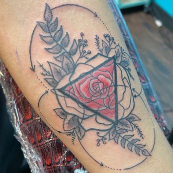 Lollis Studios Tattoo Company - Tattoo Near Me - Pinellas Park, Florida