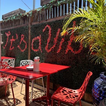 Water Tower Kitchen - Cute Outdoor Area - New American Near Me - Campbell, California Water Tower Kitchen - Cute Outdoor Area - New American Near Me - Campbell, California