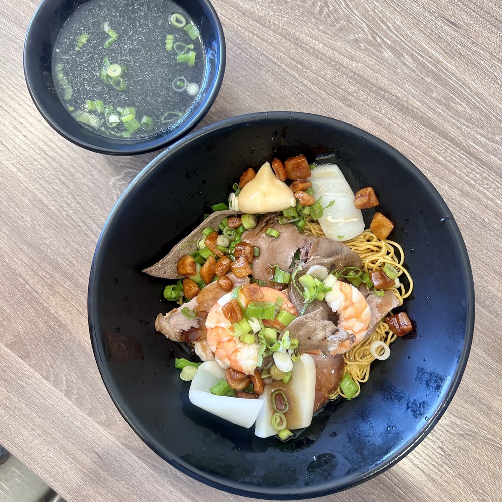 Dakao My Vi - 1) Mì Khô Dầu Hào Thập Cẩm (Xá Xíu, Tim, Gan, Tôm, Mực & Cá Viên) ($12.99) - Chinese Near Me - Garden Grove, California Dakao My Vi - 1) Mì Khô Dầu Hào Thập Cẩm (Xá Xíu, Tim, Gan, Tôm, Mực & Cá Viên) ($12.99) - Chinese Near Me - Garden Grove, California
