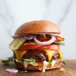 Lazy Dog Restaurant & Bar - BBQ Bacon Burger