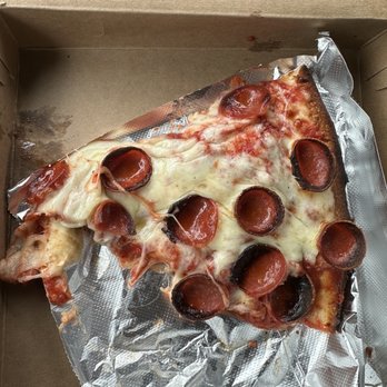 The Pizza Heist - Pizza was good but could use sprinkle of oregano - Pizza Near Me - Lancaster, New York