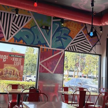 Dave's Hot Chicken - Chicken Shop Near Me - Fresno, California