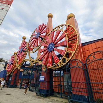 Luna Park - Amusement Parks Near Me - Brooklyn, New York Luna Park - Amusement Parks Near Me - Brooklyn, New York
