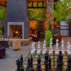 MegaChess - MegaChess 25" Giant Chess Set in a Backyard