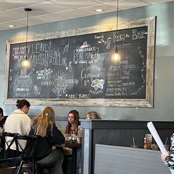 First Watch - Inside - Breakfast & Brunch Near Me - Columbus, Ohio