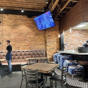 Crust & Craft - Beer Bar Near Me - McDonough, Georgia
