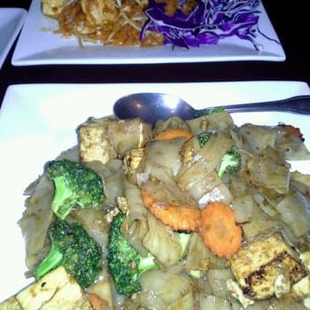 Sizzling Thai Kitchen - Delicious Pad Thai with tofu :) - Thai Near Me - Downey, California