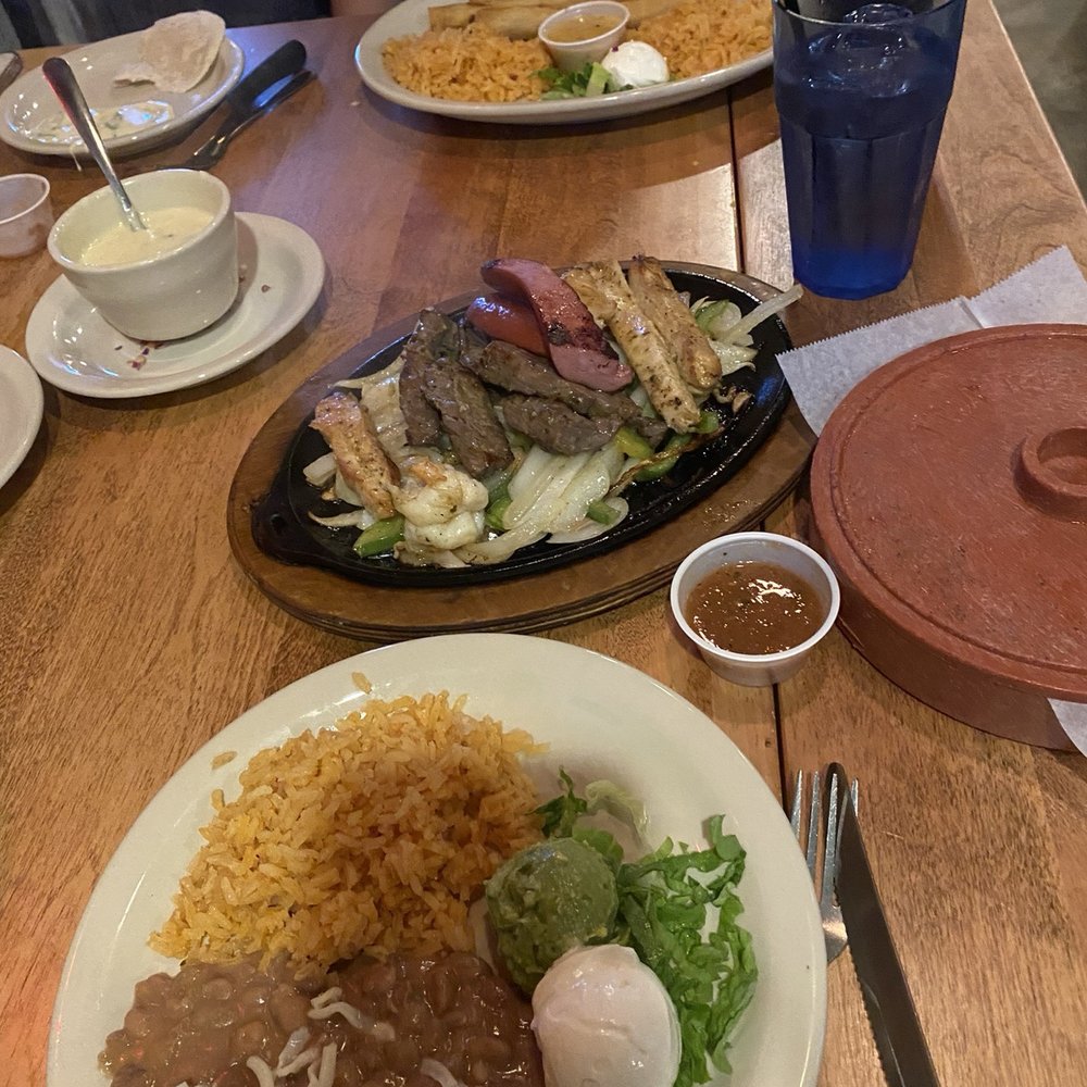 Frankie's - Parillada fajitas and cheese enchiladas.. - Mexican Near Me - Sachse, Texas